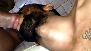 Chupando o sacao do africano cavalo