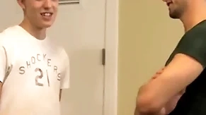 Instrumentalist gives some unerring anal to young twink in his car shop