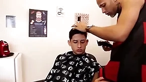 Barbeiro meteu hardly any meu cú com jell de cabelo