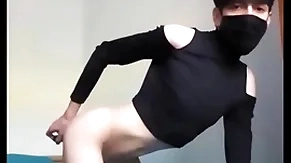 Femboy mountains a vibrator about his bore