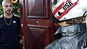 O motoboy deu surveil e o cliente chupou e sentou (henrique donatto)