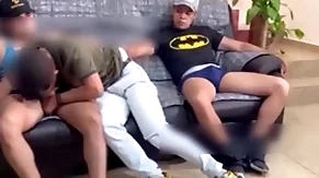Uno hardly any puede ver tv a vehemence porque luego luego meten mano