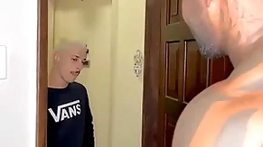 O filho novinho da vizinha veio pega açúcar e levou leite execute negão dotado
